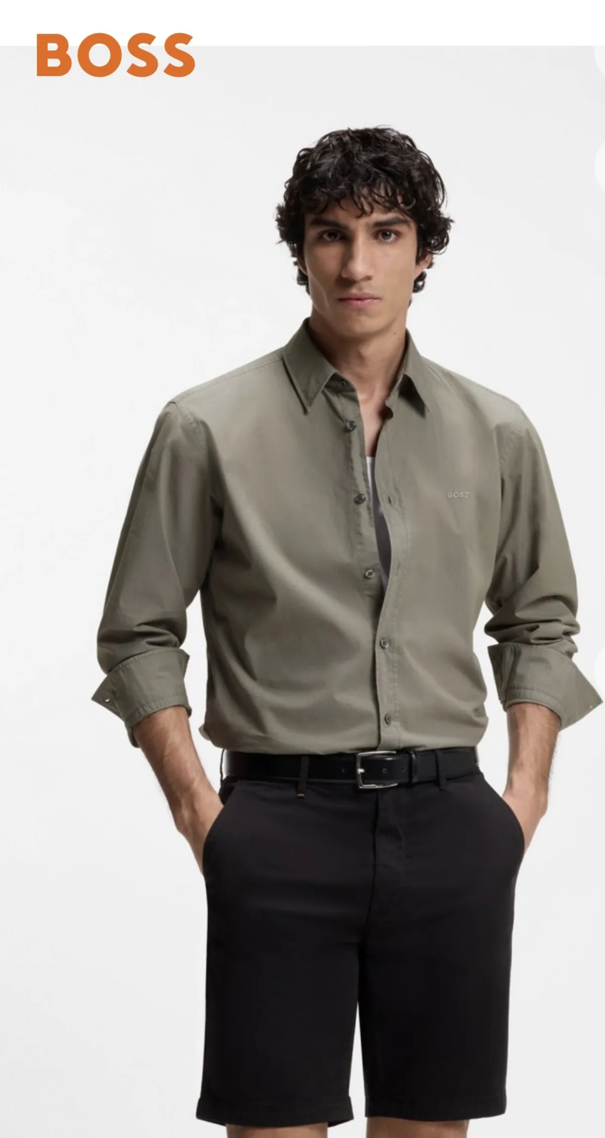 BOSS — heren olijfgroen overhemd met zwarte chino short en leren riem